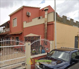 Foto Appartamento in Via Giuseppe Verdi 4, Villasor di 156 m² con 7 locali