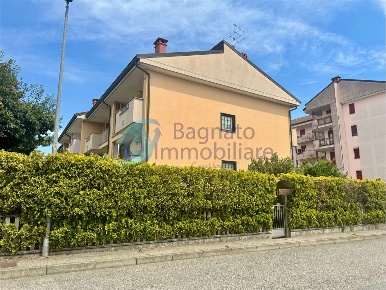 Foto Villa a schiera in Via degli Angeli 2, Trecate Centro di 140 m²