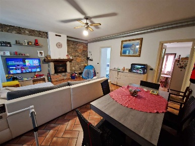 Foto Appartamento in Via Domenico Adamoli 16, Besozzo Centro di 100 m²