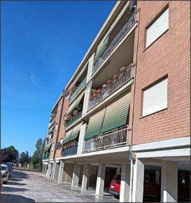 Foto Appartamento in via n. paganini, Latina Q4 di 89 m² con 5 locali