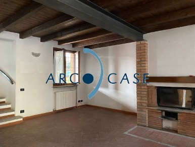 Foto Appartamento in Via Tesino, Capergnanica Centro di 168 m² con 5 locali