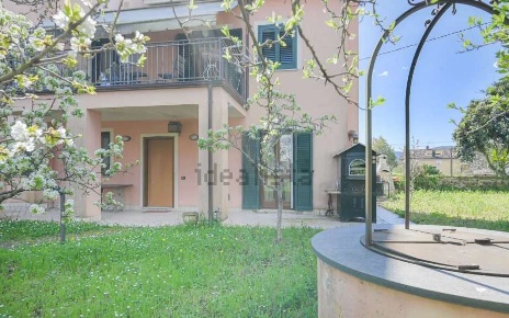 Foto Appartamento a Sarzana in vendita