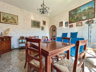 Foto Villa unifamiliare a Cecina di 190 m² con 12 locali in vendita