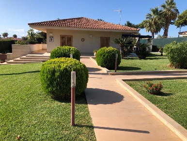 Foto Villa unifamiliare a Ragusa Contrade di Marina di Ragusa di 180 m²