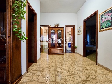Foto Appartamento in Via Pisana 990, Firenze di 113 m² con 4 locali
