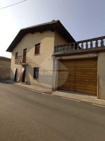Foto Casa indipendente in VIA VALLE, Castelvisconti di 350 m² con 11 locali