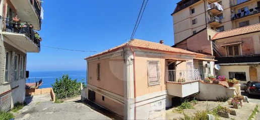 Foto Casa indipendente in Via Marcello Salomone III Trav, Pizzo Centro