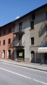 Foto Casa indipendente a Bagolino di 155 m² con 10 locali in vendita
