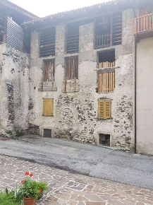Foto Casa indipendente a Storo di 471 m² in vendita