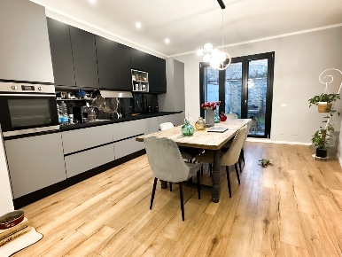 Foto Casa indipendente in Via Etrusca, Prato di 132 m² con 5 locali