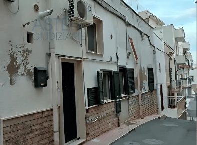 Foto Case indipendenti in Via Comedico 13, Ginosa di 65 m² in aste