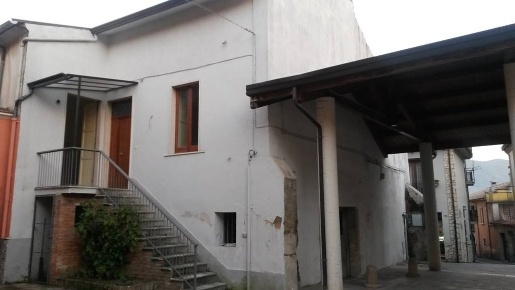 Foto Casa indipendente a Cesinali di 200 m² con 5 locali in vendita