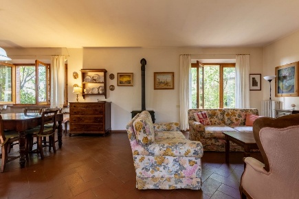 Foto Casa indipendente a Castelnuovo Berardenga di 330 m² in vendita