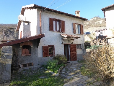 Foto Casa indipendente in SP 218, Spigno Monferrato di 230 m² con 5 locali
