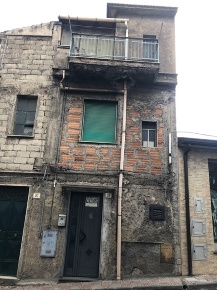 Foto Casa indipendente in Via G. Messina n. 129, Bronte di 78 m² in vendita