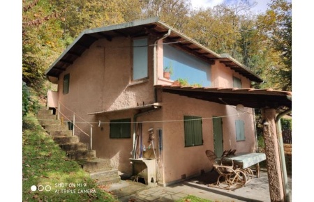 Foto Casa indipendente a Stazzema di 100 m² con 5 locali in vendita