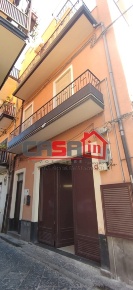 Foto Casa indipendente in via Sant'anna  72, Paternò di 150 m² con 5 locali