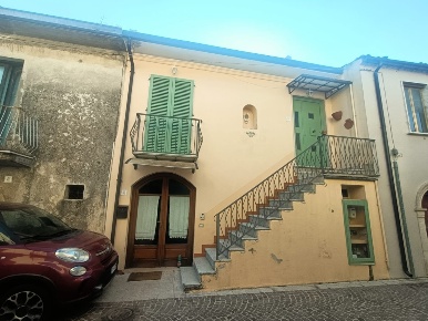 Foto Casa indipendente in Via San Giuseppe, Lapio di 180 m² con 4 locali