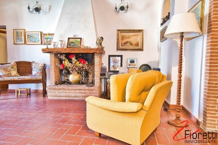 Foto Casa indipendente a Suvereto Centro di 154 m² con 6 locali in vendita