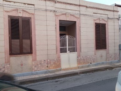 Foto Casa indipendente a Floridia di 170 m² con 6 locali in vendita