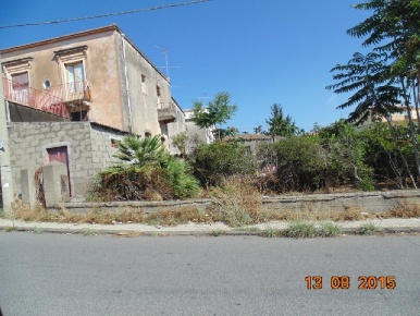 Foto Casa indipendente a Giarre di 300 m² con 6 locali in vendita