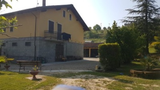 Foto Casa indipendente in FRAZIONE SAN PIETRO, San Damiano d'Asti di 240 m²