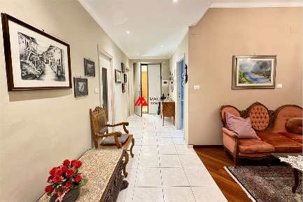 Foto Appartamento in Via lexert 2, Aosta Centro di 172 m² con 8 locali