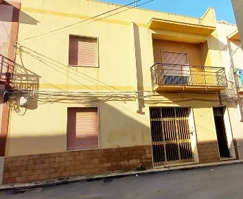 Foto Casa indipendente in via Piazza Macello, Mazara del Vallo di 200 m²