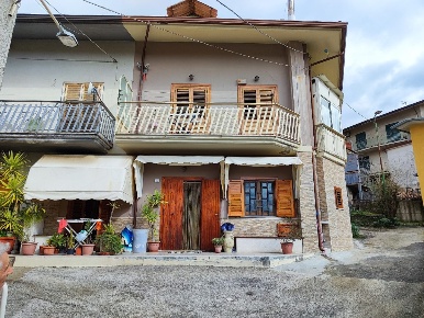 Foto Casa indipendente in via Alimata, Montefredane di 110 m² con 6 locali