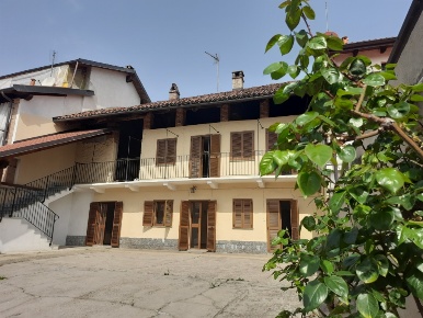 Foto Casa indipendente in MONTANARO VIA M. D'ISOLA 17, Montanaro di 160 m²