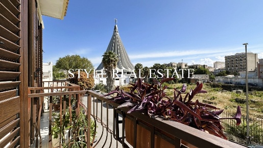 Foto Casa indipendente in PIAZZA DELLA VITTORIA, Siracusa di 265 m²