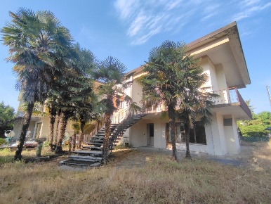 Foto Casa indipendente a Preganziol di 300 m² con 7 locali in vendita