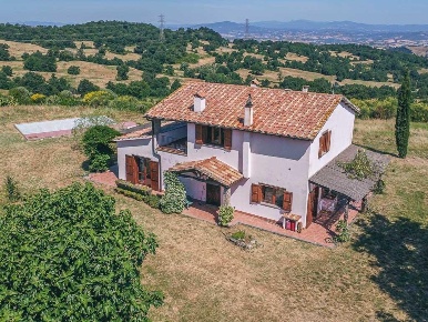 Foto Casa indipendente a Scansano di 200 m² con 5 locali in vendita