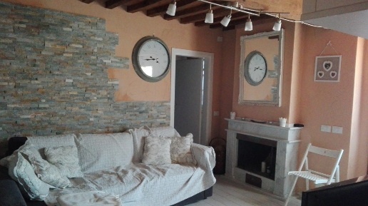 Foto Casa indipendente a Pietrasanta di 70 m² con 5 locali in vendita