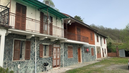 Foto Casa indipendente in Regione Asinari 2, Sessame di 190 m² con 6 locali