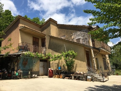 Foto Casa indipendente a Atripalda di 150 m² con 5 locali in vendita