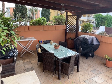 Foto Casa indipendente in via materdomini 33, Brindisi di 350 m² in vendita