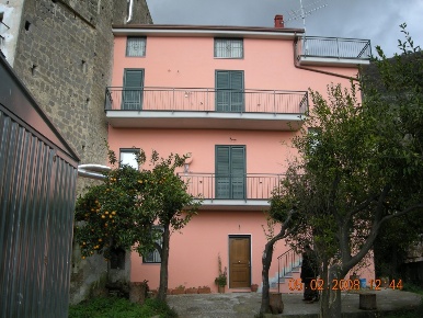 Foto Casa indipendente in VIA SANT'ANGELO DI OGLIARA, Salerno di 160 m²