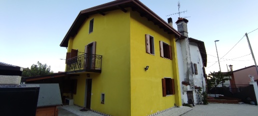 Foto Casa indipendente a Aviano di 110 m² con 4 locali in vendita