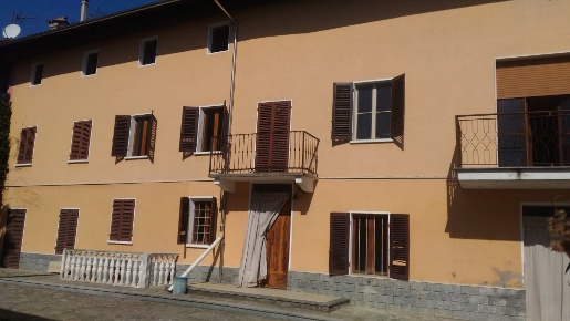 Foto Casa indipendente in FRAZIONE, Govone di 300 m² con 8 locali