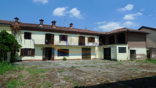 Foto Casa indipendente in via Cesare Battisti, Frugarolo di 391 m²