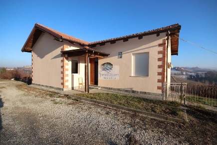Foto Casa indipendente a Monforte d'Alba Centro di 110 m² con 4 locali