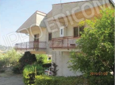 Foto Case indipendenti Mendicino di 300 m² in aste