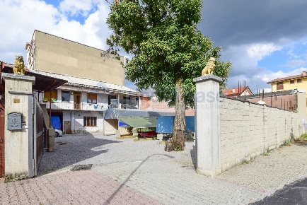Foto Casa indipendente in VIA CAGNOLA, Seregno Consonno - Bivio di 750 m²