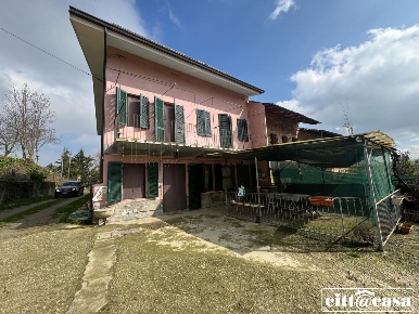 Foto Case semi ndipendenti a Cavagnolo di 279 m² con 7 locali in vendita