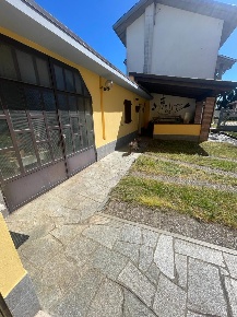 Foto Casa indipendente a Alessandria di 160 m² con 6 locali in vendita