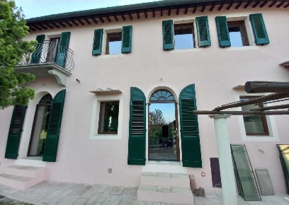 Foto Casa indipendente a San Gimignano di 215 m² con 8 locali in vendita