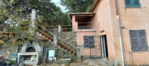Foto Casa indipendente a Alassio di 100 m² con 4 locali in vendita