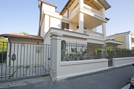 Foto Casa indipendente in Via Fiume, Grosseto Stazione - Via Roma di 505 m²