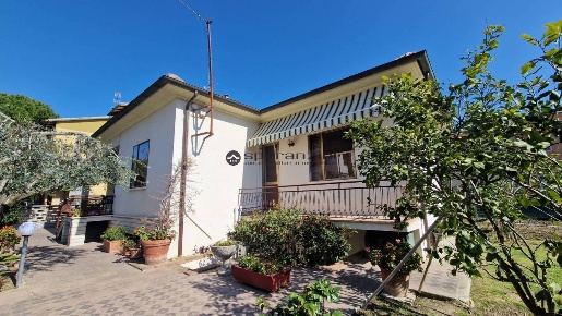 Foto Casa indipendente in via Piero Calamandrei, Fano Fano 2 - Flaminio